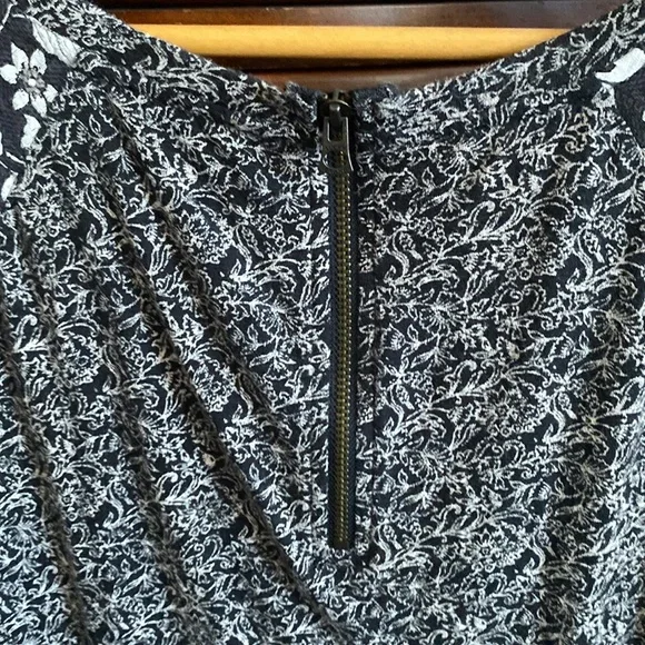 Lucky Brand T shirt - Picture 3 of 5